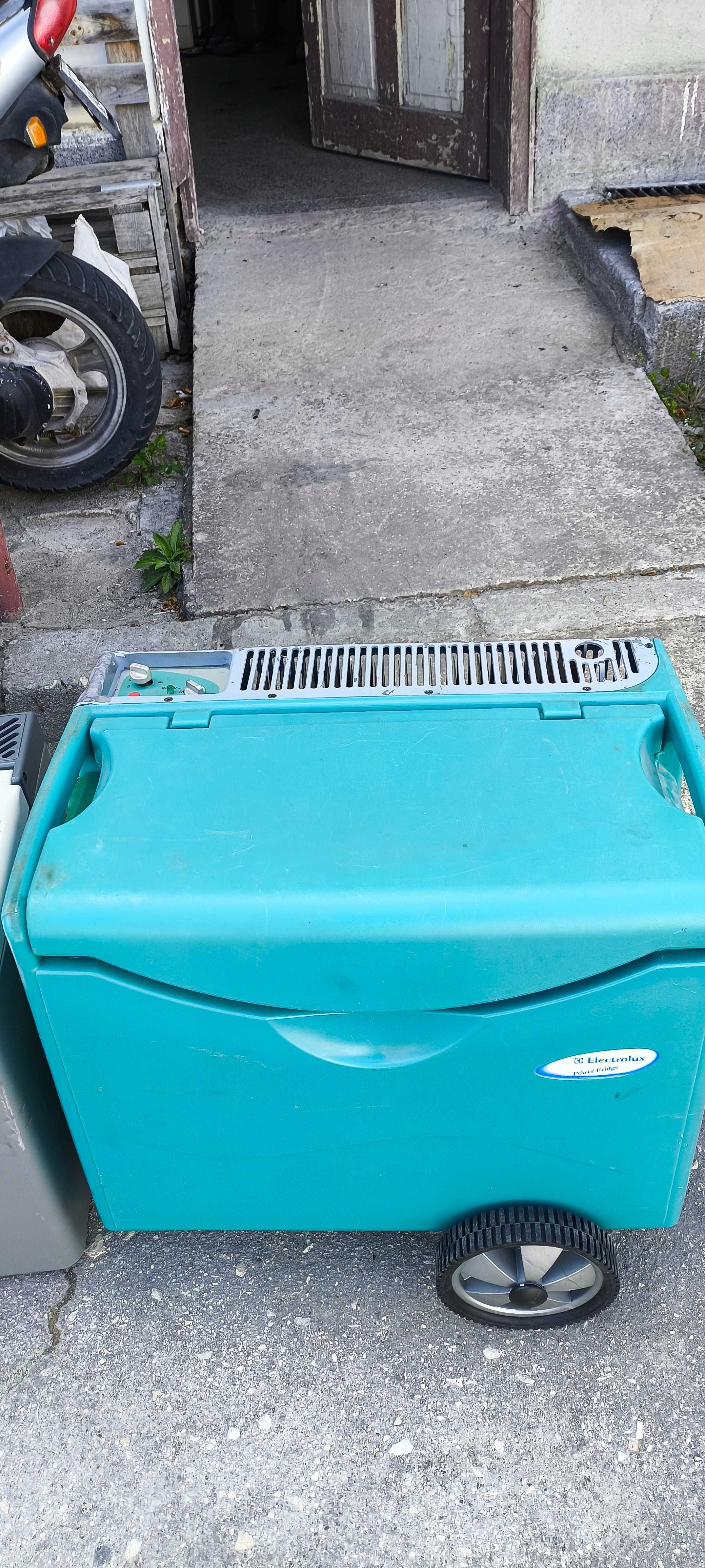Хладилни ракли 220 v 12 v и газ