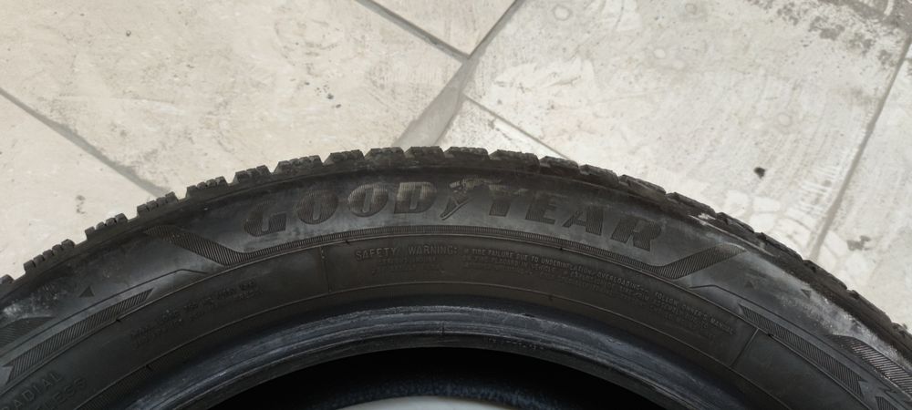 Зимни гуми Good Year 215/55/17