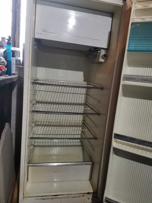 Frigider, 240 l, stare buna