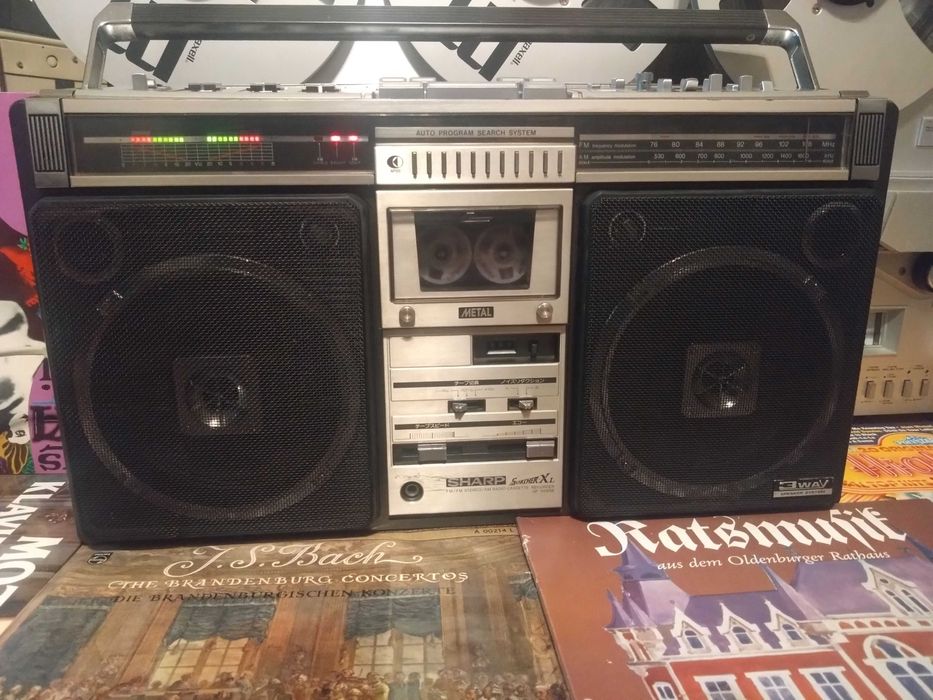 Radio-Casetofon Sharp Gf-508SB la 230V AM/FM