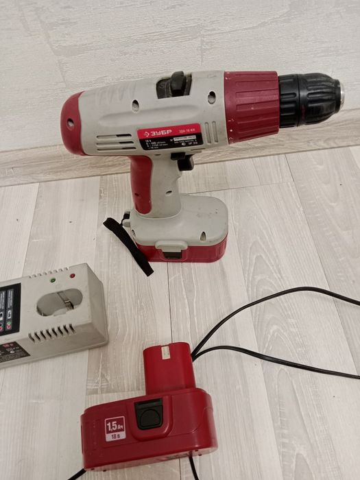 Шуруповёрт фирмы зубр