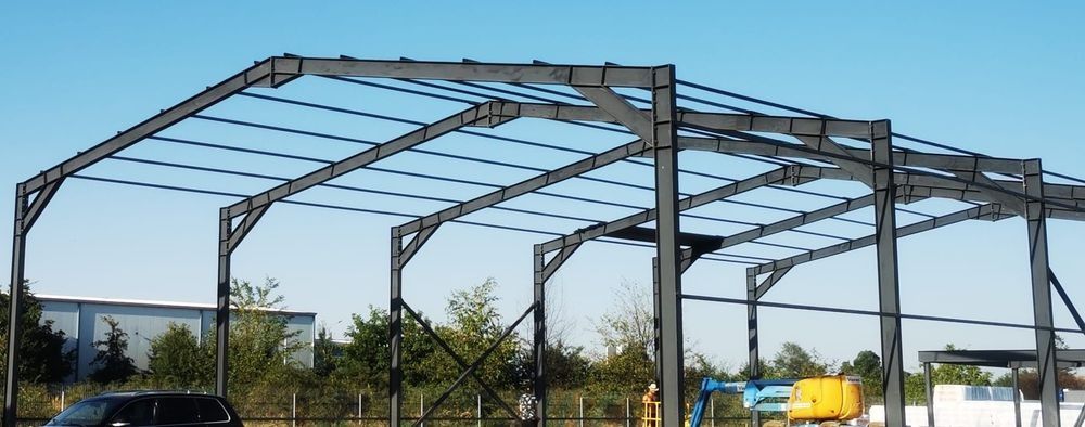 Confectii Metalice Hale