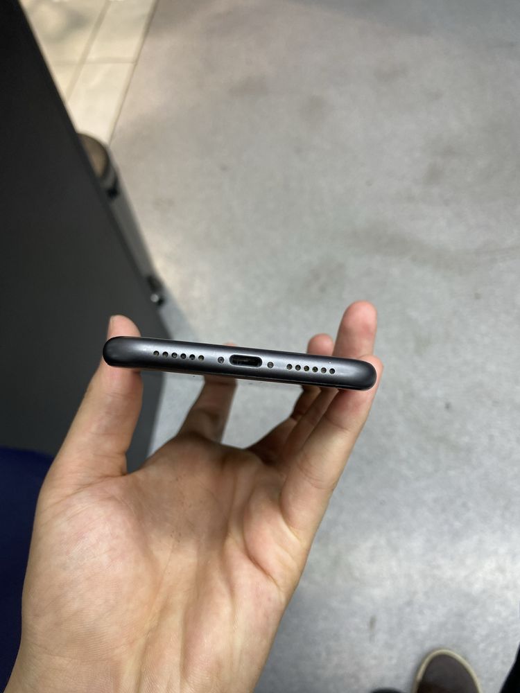 IPHONE       11