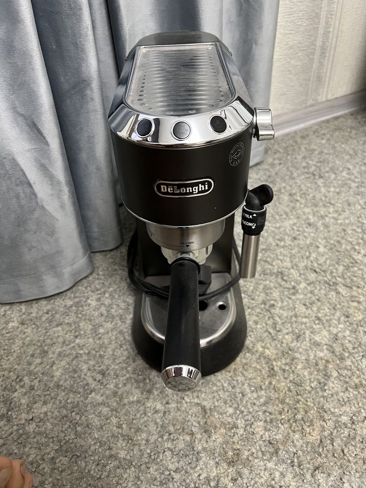 Продам кофемашину Delonghi
