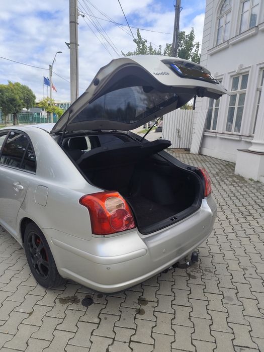 Toyota Avensis hatchback
