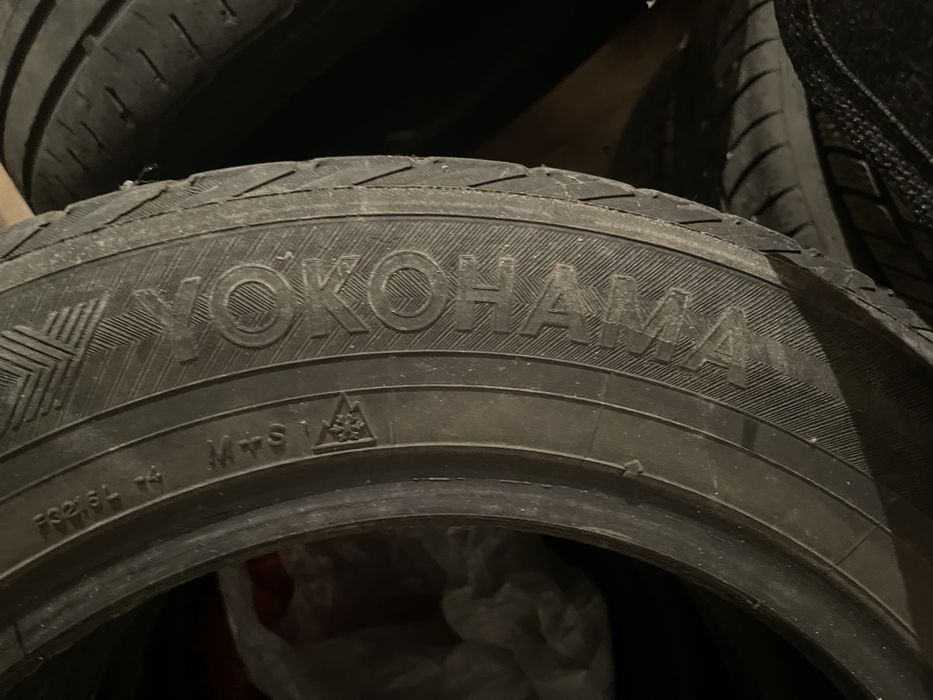 Зимние шины 185 / 65 / R-15 YOKOHAMA