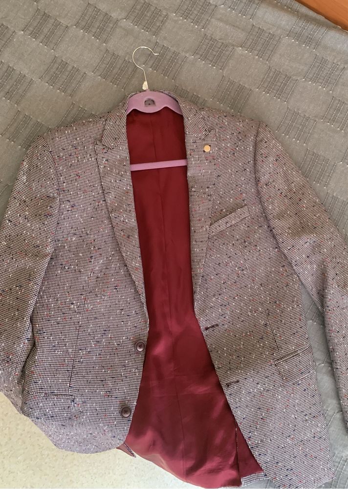 2 комплекта сако и панталон Carducci и риза Teodor