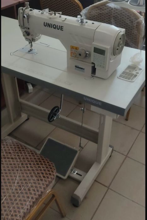 Компьютеризированная швейная машина 5200 с одной игой и вертикальным