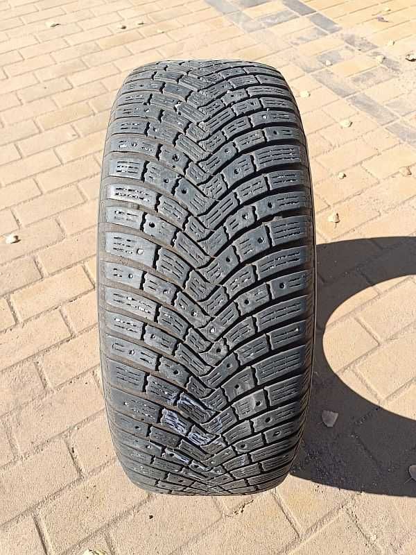 ОДНА шина 215/60 R16 - "Continental IceContact 3" (Германия), зимняя.