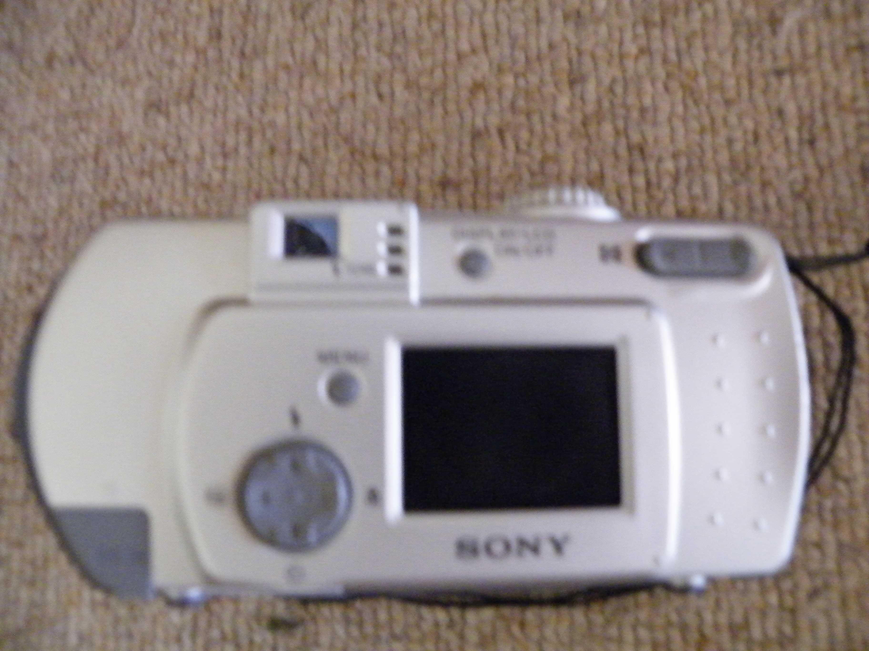 Camera foto Sony/ Vanzare/Schimb sau Piese