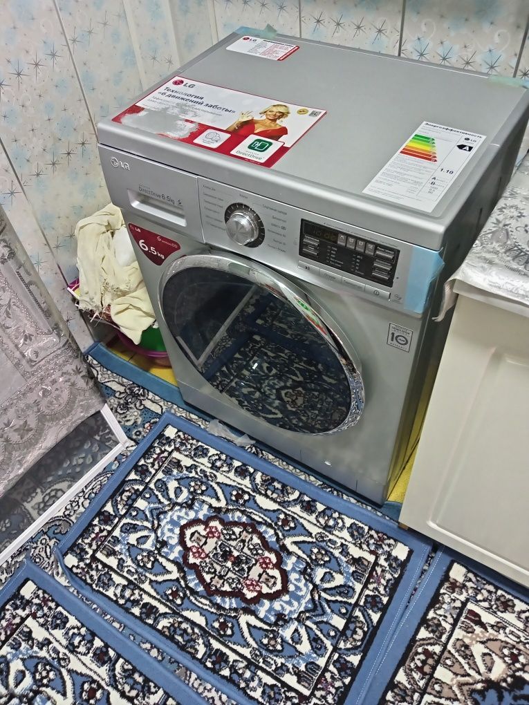 Продается Холоделник и Стиральная  машинка  в хорошом  состояние