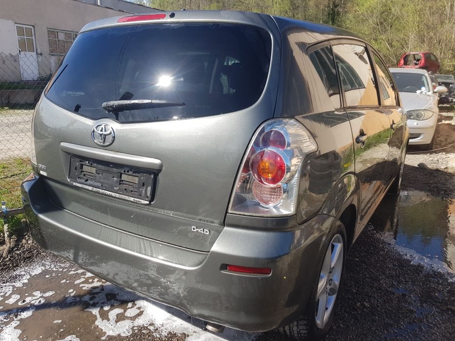 На части! Toyota Corolla Verso 2.2 177hp D-Cat Тойота Корола Версо