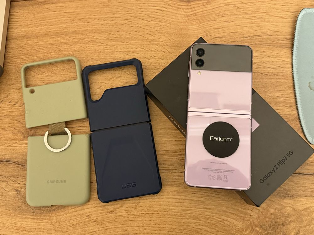 Телефон Samsung Galaxy Z Flip 3 256Gb