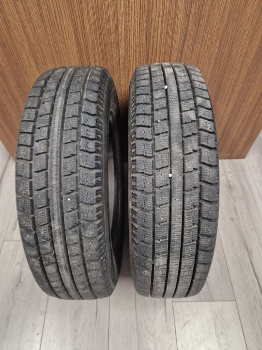 Зимни 2 броя гуми 1558013 марка Toyo