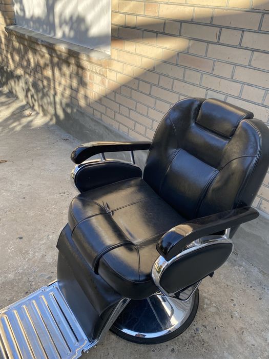 Барбер кресло б/у в отличном состаянии