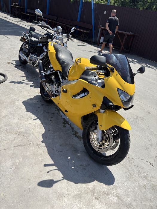 Honda CBR 600 F4 Carburatie