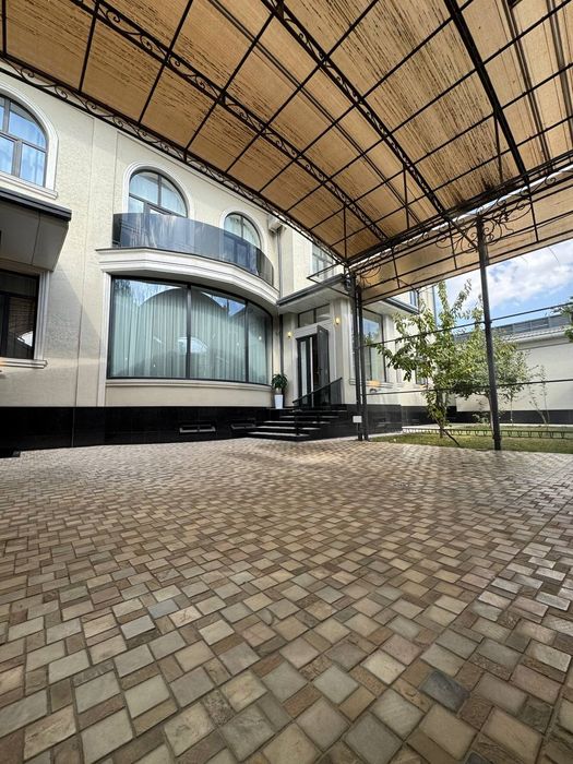 Участок Квро дом Яккасарайский район  Ракат боши 3 уровня 16 комнат