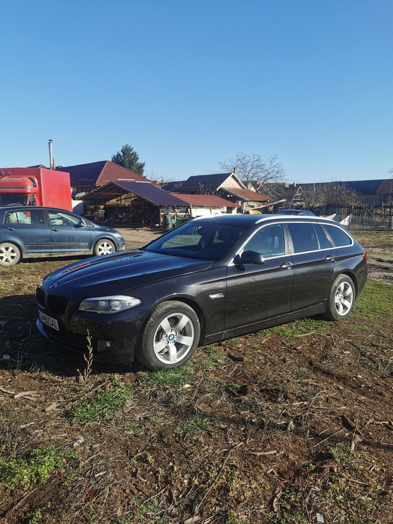 BMW seria 5 f11 vand / schimb cu moto sau atv sau ceva sportiv berlina
