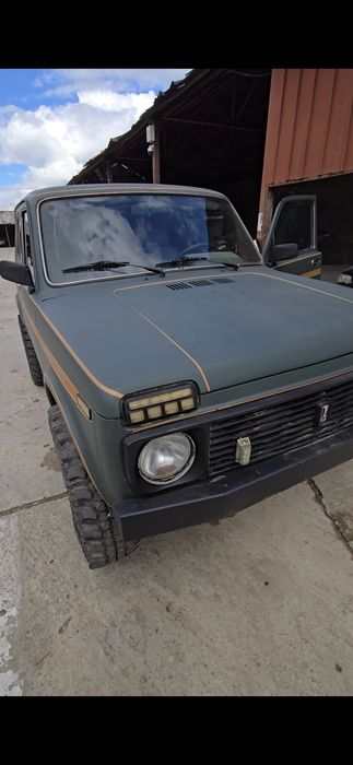 Lada niva 1.7 benzina