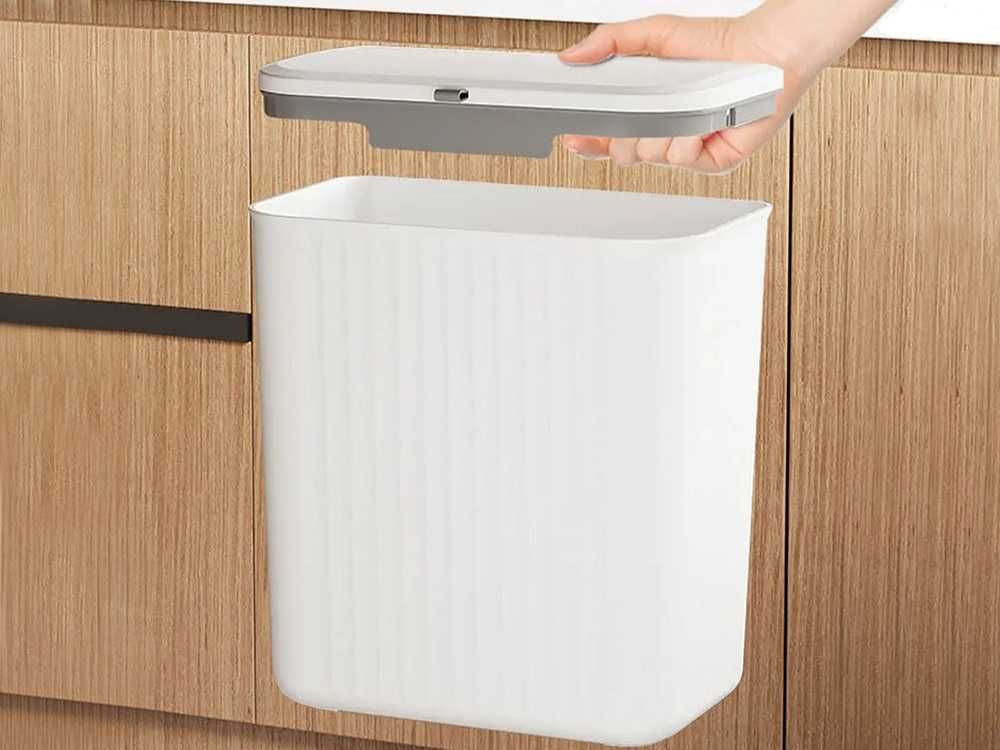 Кошче за отпадъци с капак за висящ монтаж на врата на шкаф – бяло, 9 L