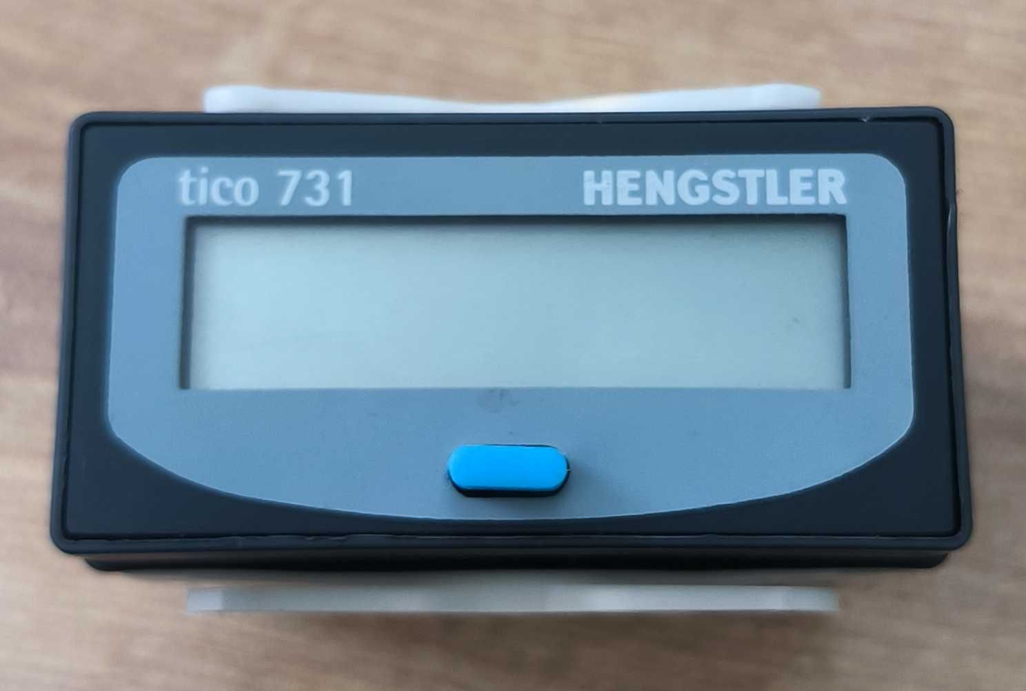 Продавам компактен брояч.   HENGSTLER 0.731.101