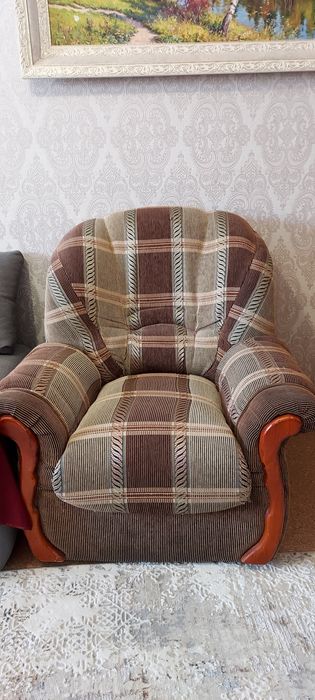 Срочно! 2 больших кресла