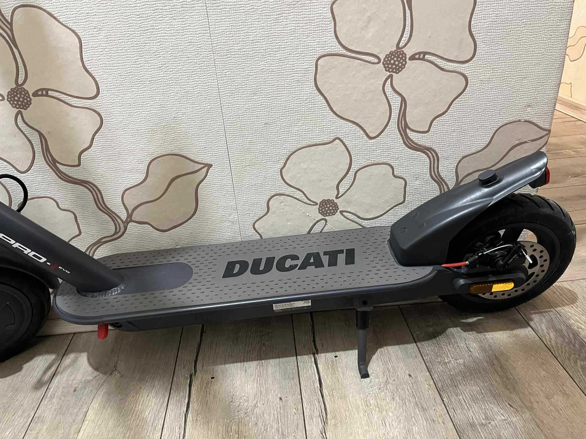 Електрическа тротинетка DUCATI Pro Evo 1 Цена 700 лв