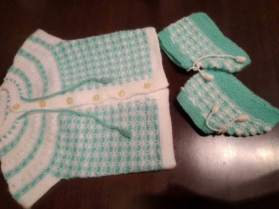 Плетено елече с терлички