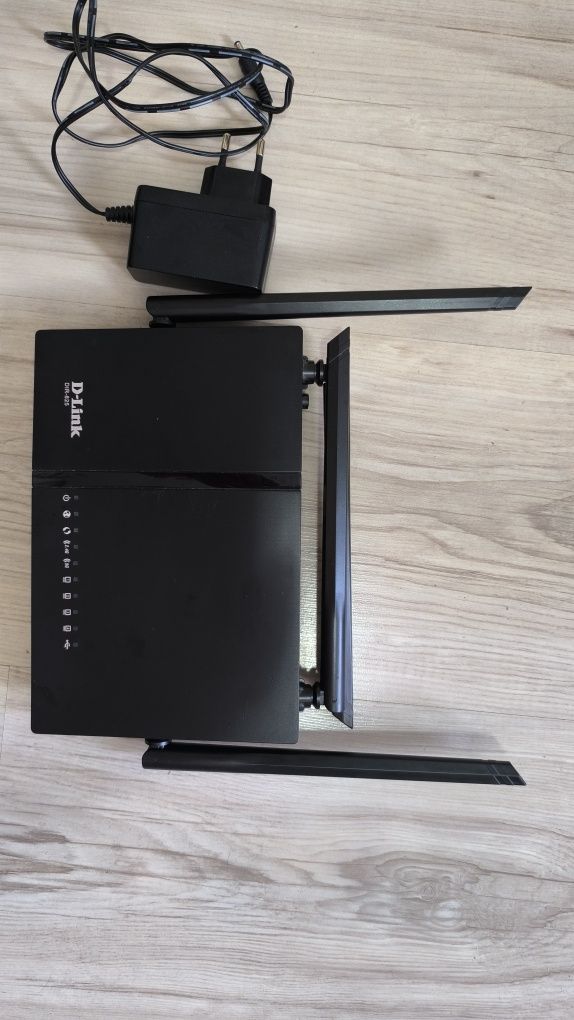 Рутер D-LINK DIR-825