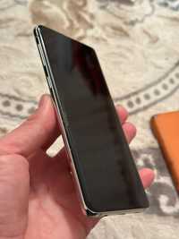 Samsung s10 ұсталған телефон