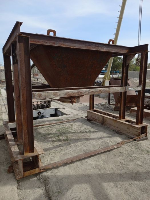 Бетонукладчик 1 кублик сотилади