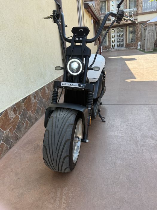 Vand scuter electric 701 sport inca in garantie