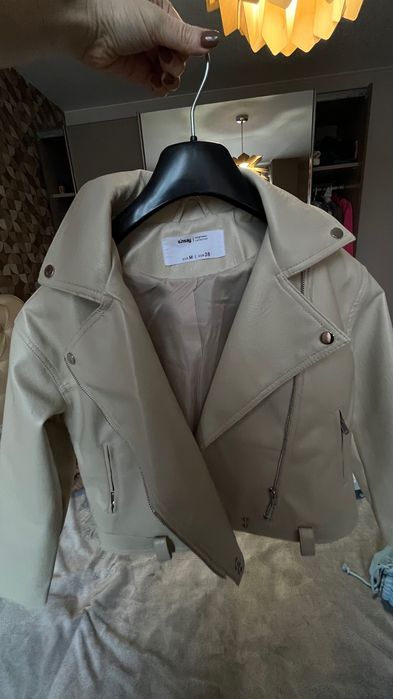 Продавам дамско яке, носено три пъти, екокожа