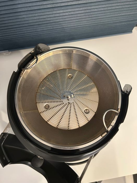 Професионална сокоизтисквачка Robot coupe J80