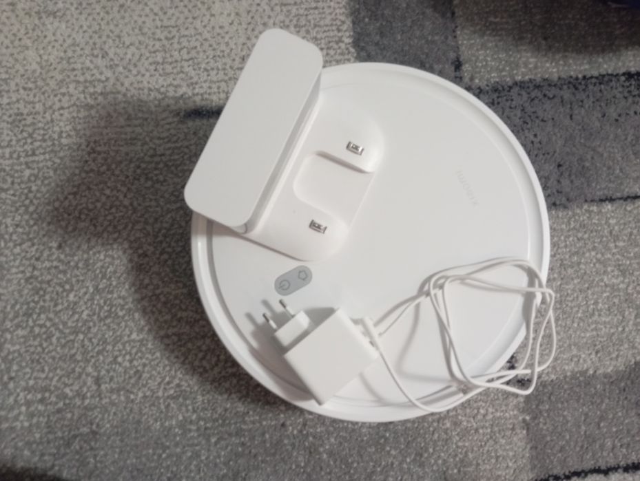 Vând aspiratoare Xiaomi Robit Vacuum E10