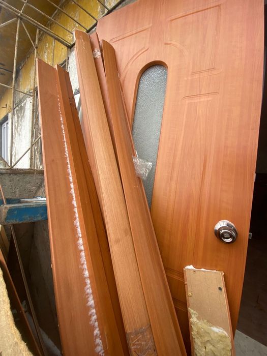 Продам межкомнатный дверь