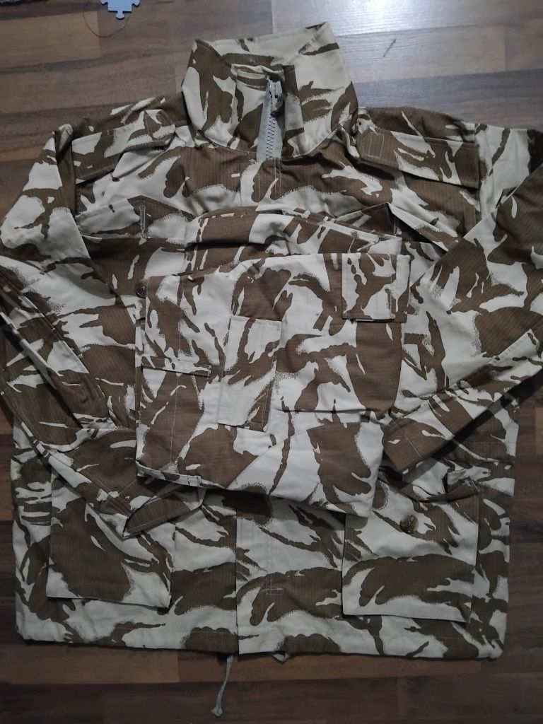 Costum risptop deșert