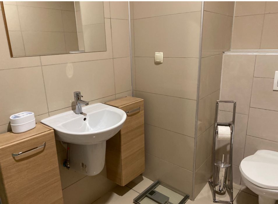 Inchiriez apartament in Cosmopolis cu 2 camere kobilat uitlat balcon