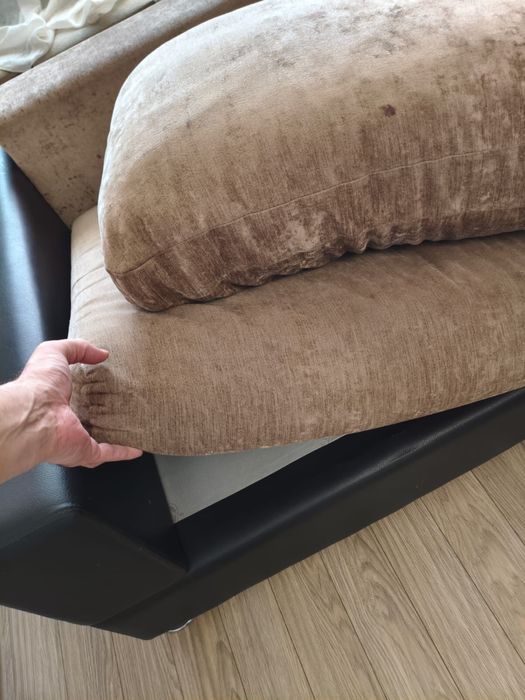 Диван б/у в гостинную