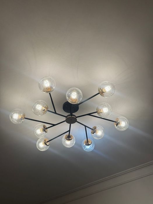 Люстра новая с яркими лампочками гарантия