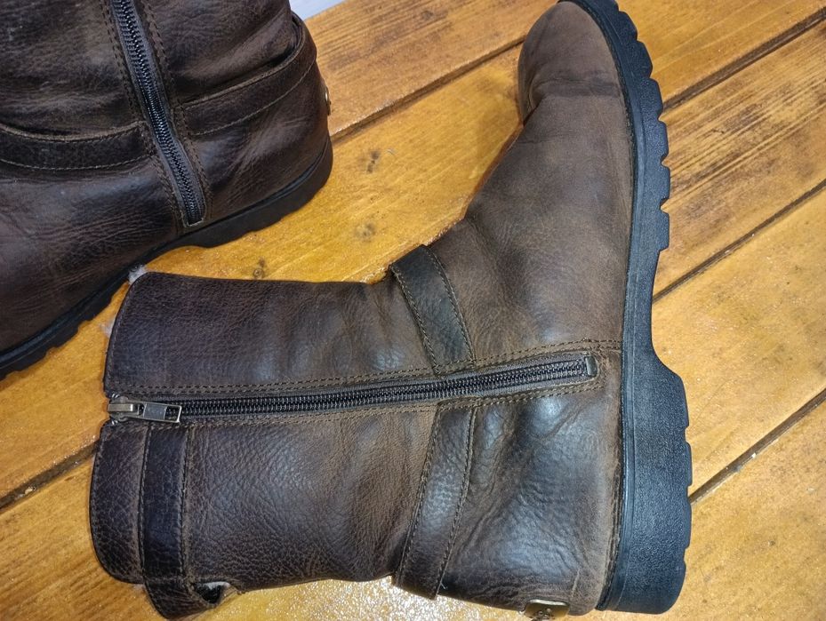 UGG кожени ботуши N40- 39 лв