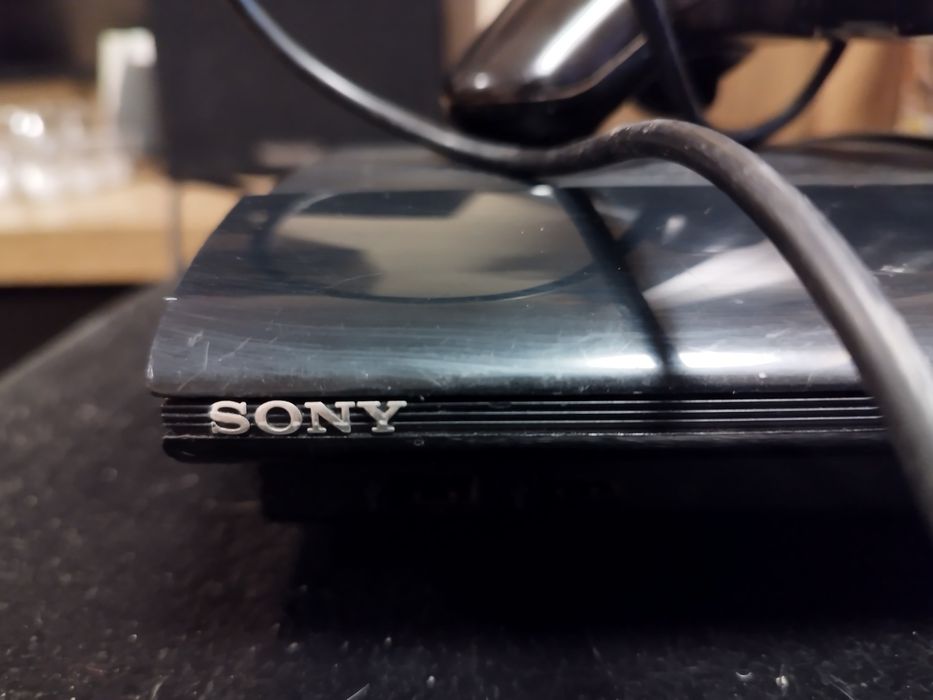 Playstation 3 + джойстик + игри