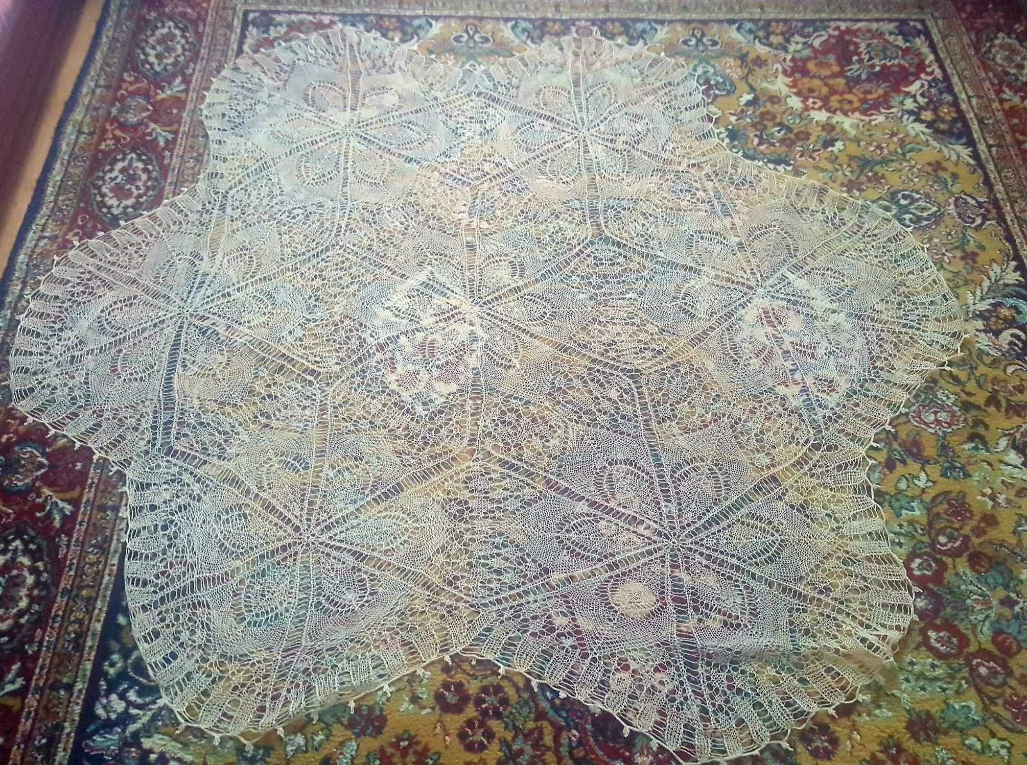 Покривка за маса, ръчно плетена