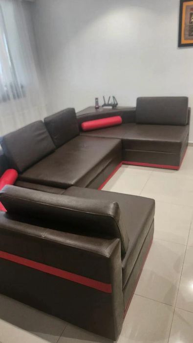 Colțar in formă de U plus masa din sticla