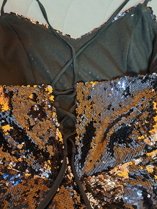 Уникална лъскава рокля от Lucy Fashion