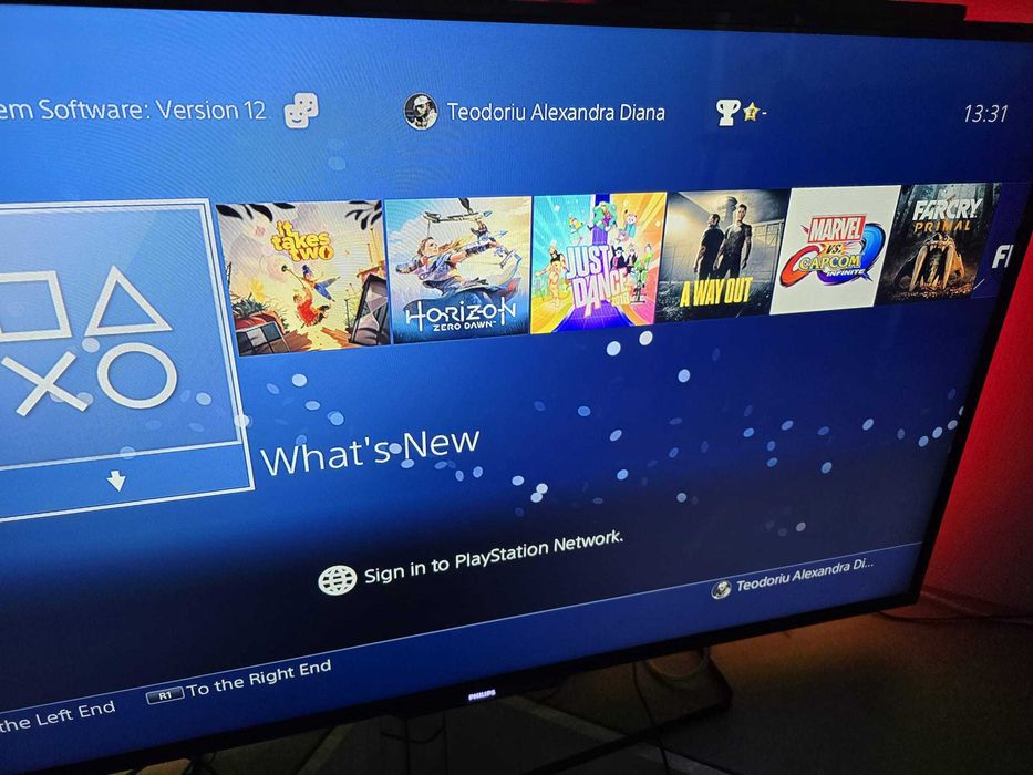 (Ps4) PlayStation 4 Slim + 2 controllere + 8 jocuri | Impecabil
