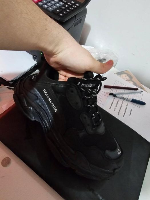Vând balenciaga triple s originali