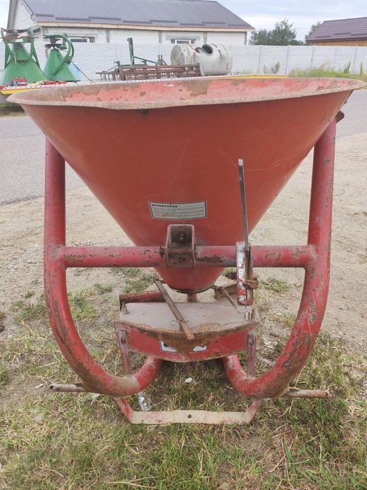 Utilaj împrăștiat azot și îngrășăminte
