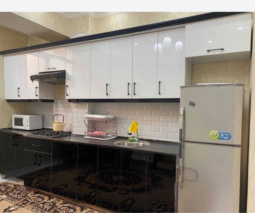 Сдается 2х комнатная возле фэмили парк Дск