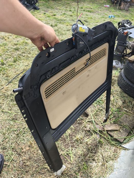 Trapă electrică Volkswagen Passat B6 break sau berlină